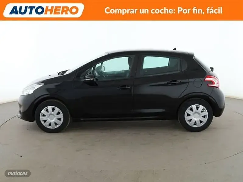Usado Peugeot 208 Active 82 CV (60 kW) 2014 Negro Utilitario