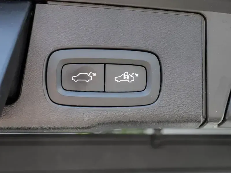 Usado Volvo XC60 Core 350 CV (257 kW) 2024 Blanco SUV