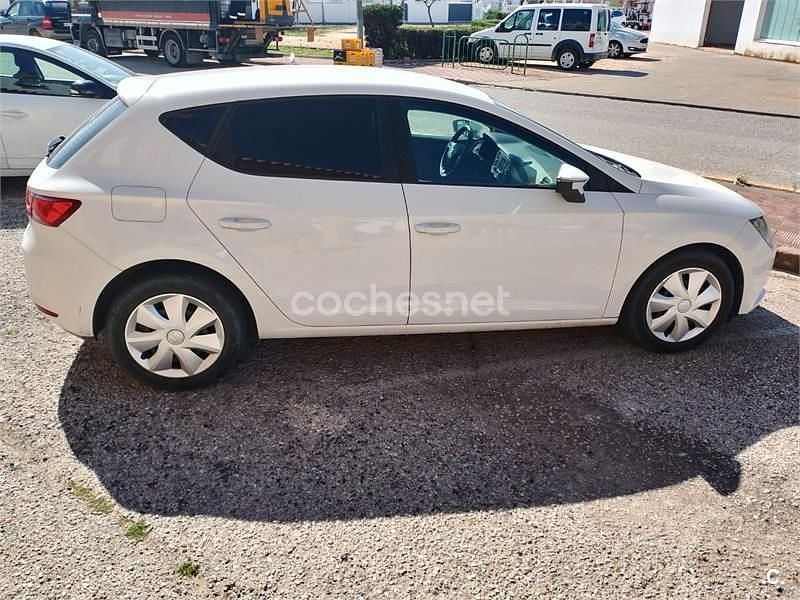 Usado Seat Leon Reference 110 CV (80 kW) 2014 Blanco Berlina