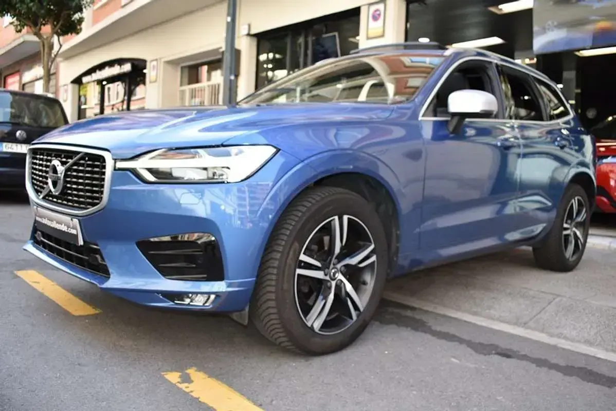 Usado Volvo XC60 R-Design 190 CV (139 kW) 2019 Azul SUV