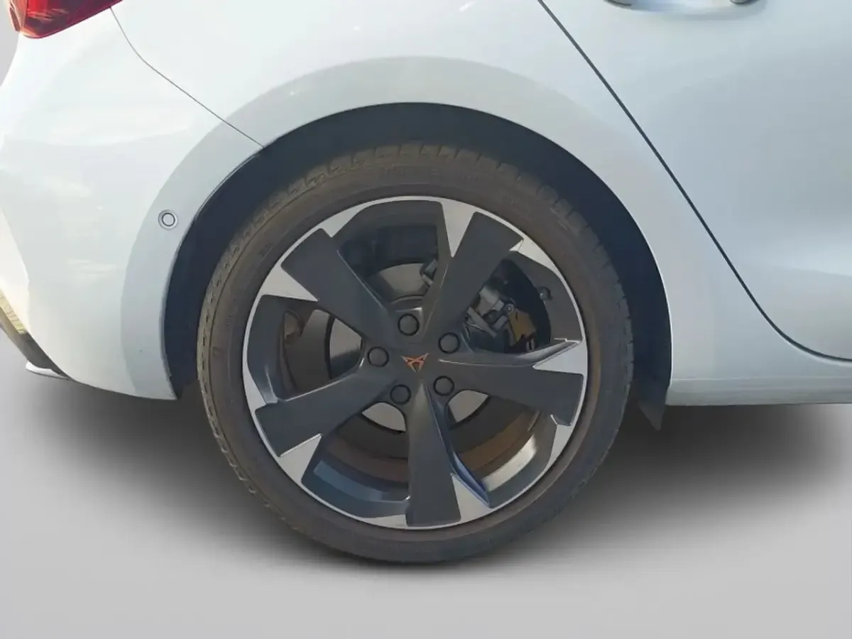 Usado Cupra Leon 150 CV (110 kW) 2025 Blanco