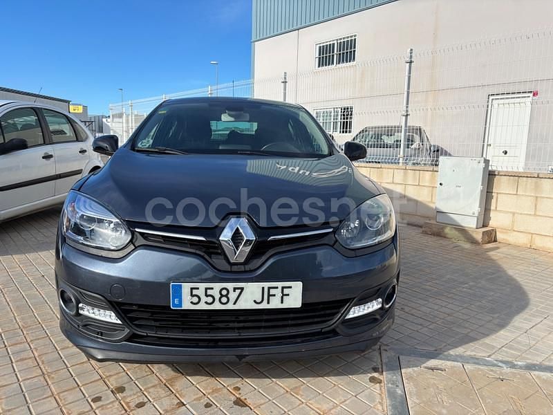 Gris / plata Usado 2015 Renault Mégane Bose Edition Berlina | 8600 € (Buen precio) - Imagen 1/4