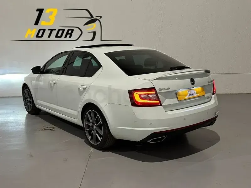 Usado Skoda Octavia RS 230 CV (169 kW) 2018 Blanco Berlina