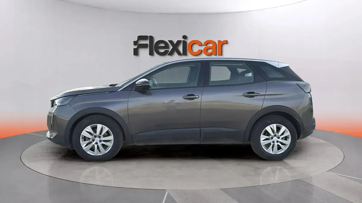 Usado Peugeot 3008 Active 131 CV (96 kW) 2022 Gris SUV