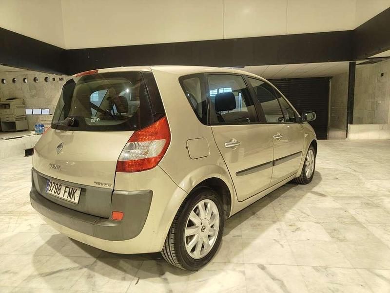 Usado Renault Scénic II Privilege 106 CV (77 kW) 2007 Beige Monovolumen