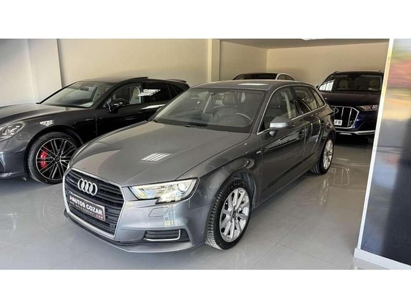 Usado Audi A3 Sportback Design 110 CV (80 kW) 2017 Gris Utilitario