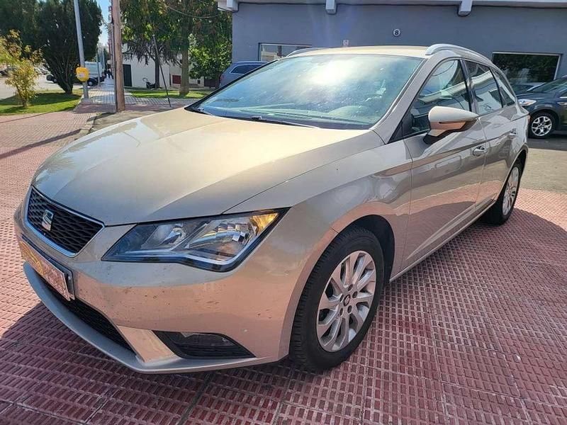 Beige Usado 2014 Seat Leon ST Reference Familiar | 3999 € (Precio justo) - Imagen 1/4
