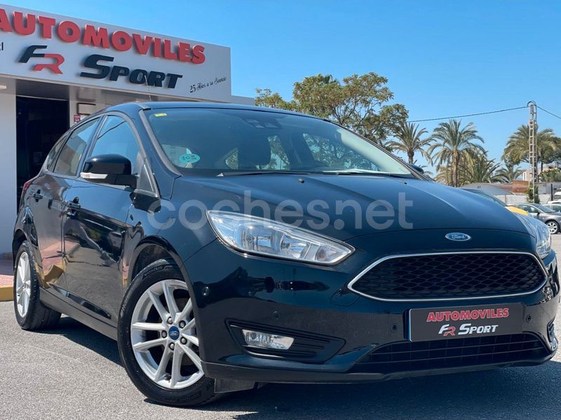 Negro Usado 2016 Ford Focus Trend Berlina | 9900 € (Precio justo) - Imagen 1/4