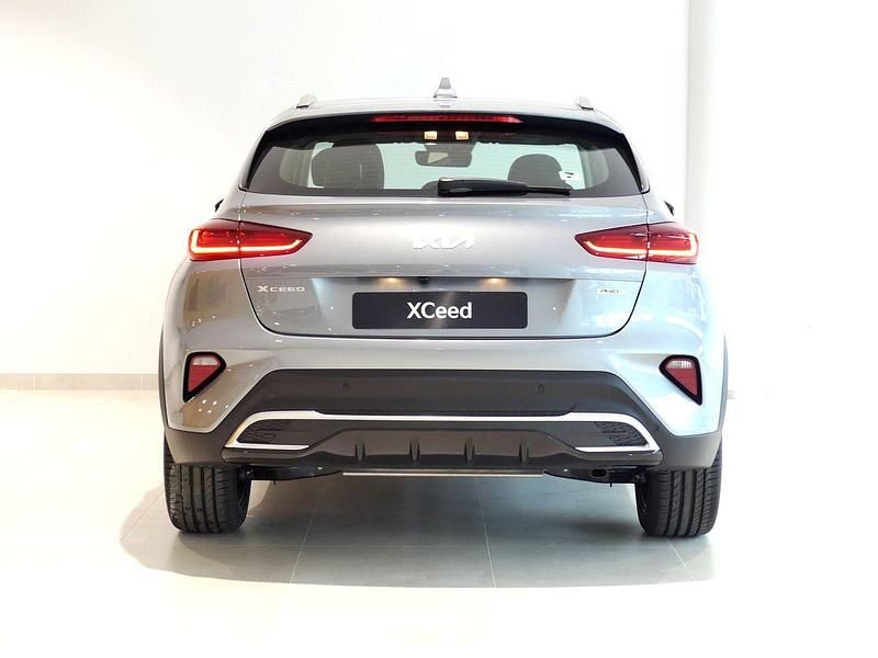 Usado Kia XCeed 141 CV (103 kW) 2023 Gris SUV