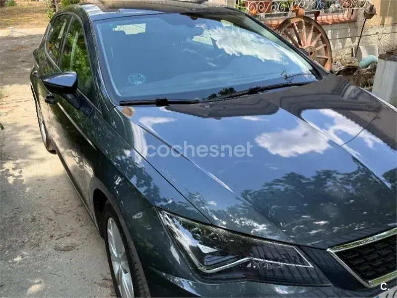 Usado Seat Leon ST Style 115 CV (84 kW) 2019 Gris / plata Familiar