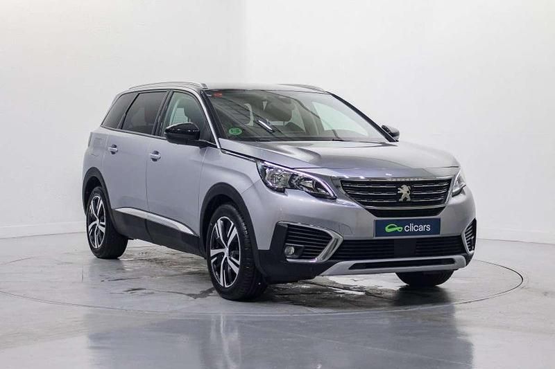 Usado Peugeot 5008 Allure 131 CV (96 kW) 2020 Plateado SUV