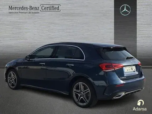 Usado Mercedes A250 218 CV (160 kW) 2023 Azul denim Berlina