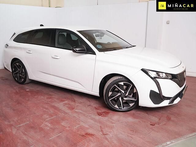 Usado Peugeot 308 Allure 130 CV (95 kW) 2023 Blanco Familiar