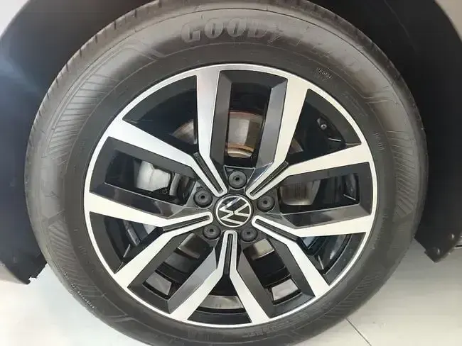 Usado VW Passat Executive 150 CV (110 kW) 2023 Gris / plata Familiar
