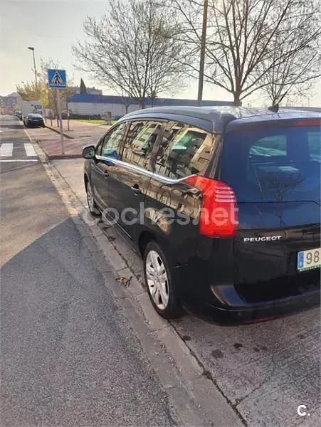 Usado Peugeot 5008 Sport 110 CV (80 kW) 2010 Negro Monovolumen