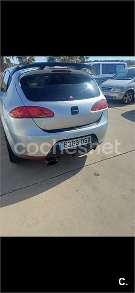 Usado Seat Leon Reference 105 CV (77 kW) 2005 Gris / plata Utilitario