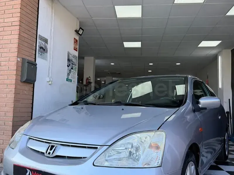Usado Honda Civic LS 90 CV (66 kW) 2002 Gris / plata Berlina