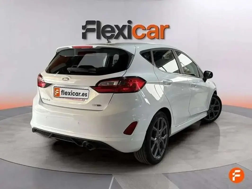 Usado Ford Fiesta ST-Line 125 CV (91 kW) 2022 Blanco Utilitario