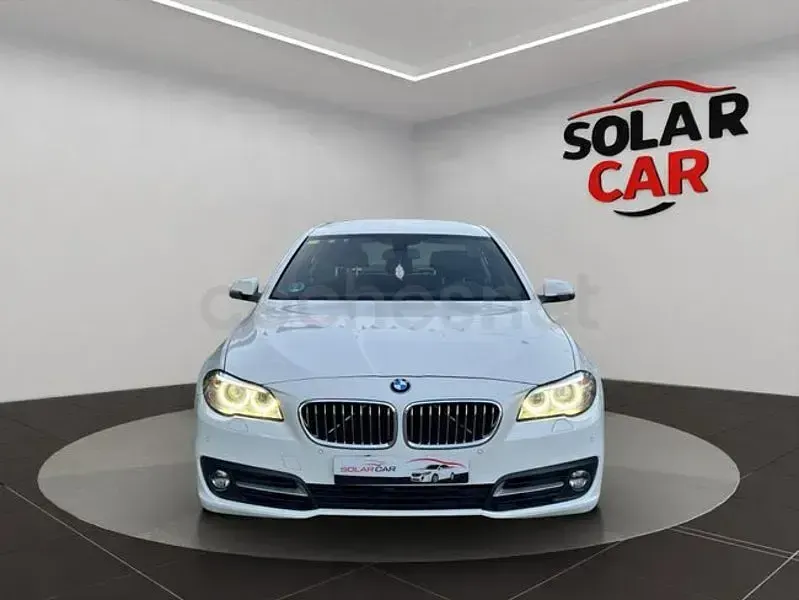 Używany BMW 520 Comfort Edition 190 KM (139 kW) 2015 Biały Sedan/Limuzyna