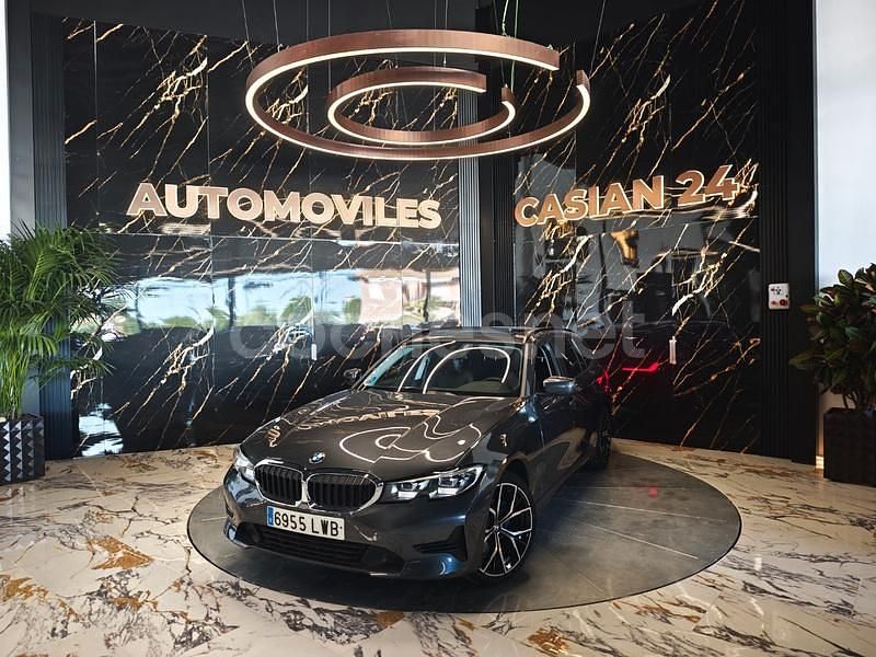 Usado BMW 318 Sport Line 150 CV (110 kW) 2022 Gris / plata Familiar