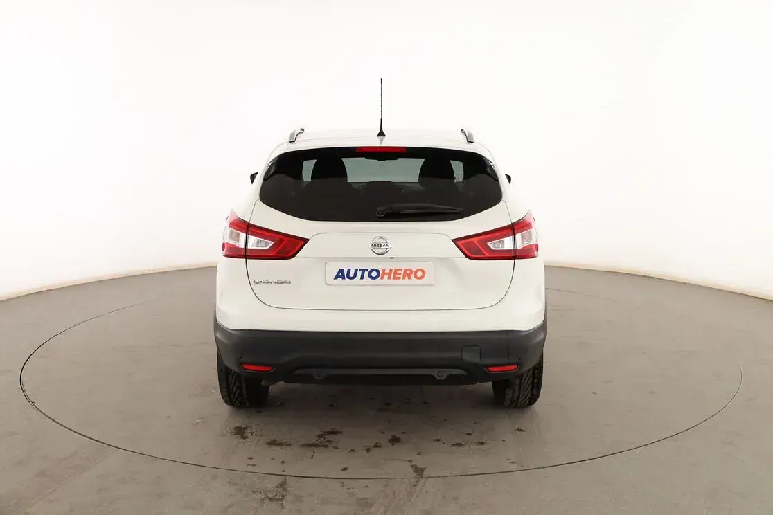 Usado Nissan Qashqai N-Connecta 110 CV (80 kW) 2016 Blanco SUV