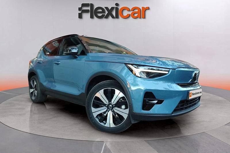 Azul Usado 2023 Volvo XC40 Core SUV | 28.890 € - Imagen 1/4