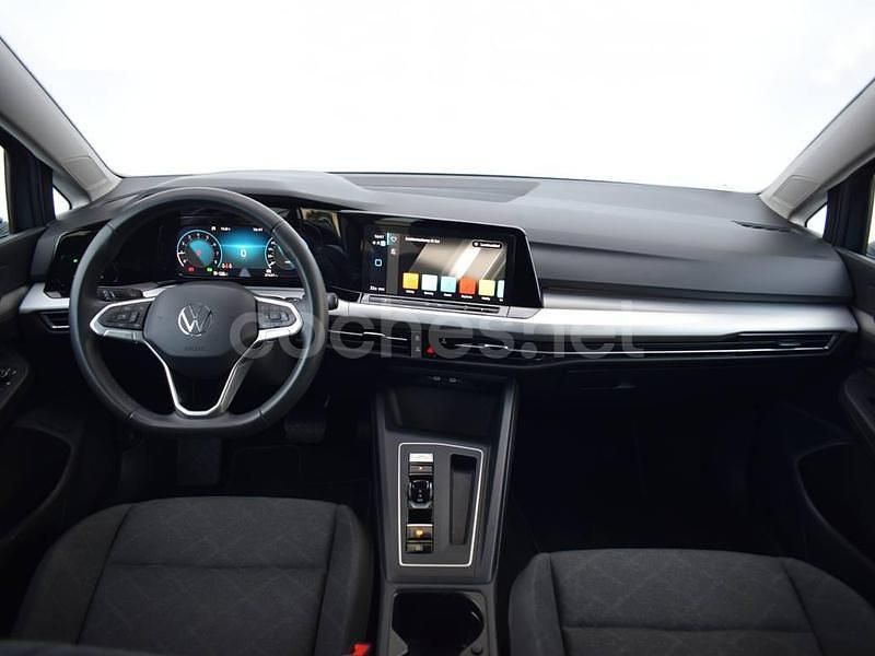 Usado VW Golf VIII Life 110 CV (80 kW) 2024 Gris / plata Berlina