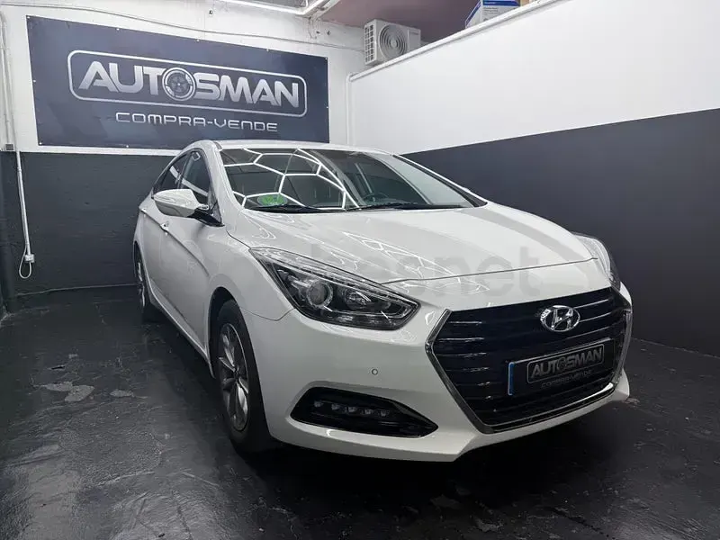 Usado Hyundai i40 135 CV (99 kW) 2016 Blanco Berlina