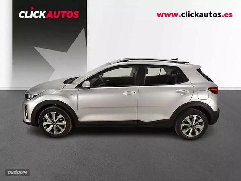 Usado Kia Stonic Active 100 CV (73 kW) 2025 Plateado SUV