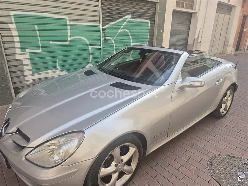 Usado Mercedes SLK200 163 CV (119 kW) 2006 Gris / plata Descapotable
