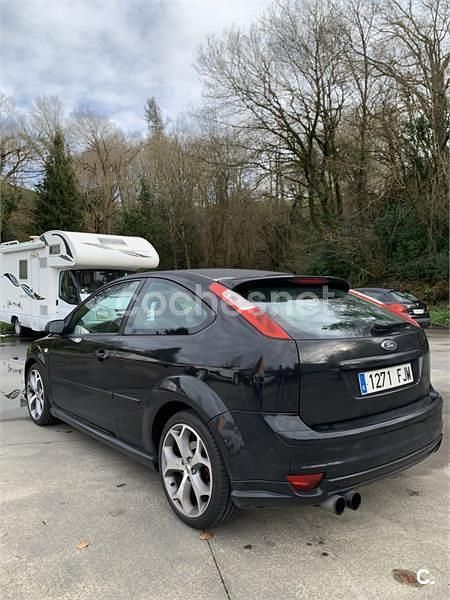 Usado Ford Focus Sport 136 CV (100 kW) 2006 Negro Berlina