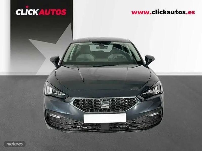 Usado Seat Leon Style 116 CV (85 kW) 2025 Gris Berlina