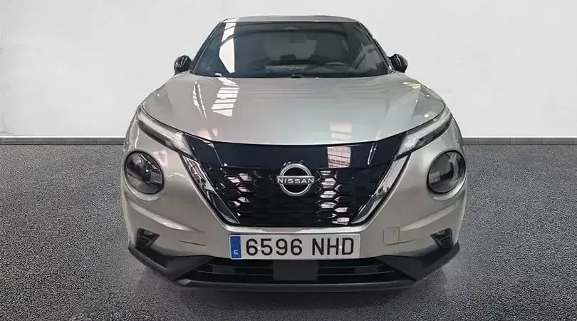 Usado Nissan Juke Acenta 143 CV (105 kW) 2025 Diamond silver (metalizado) monotono SUV