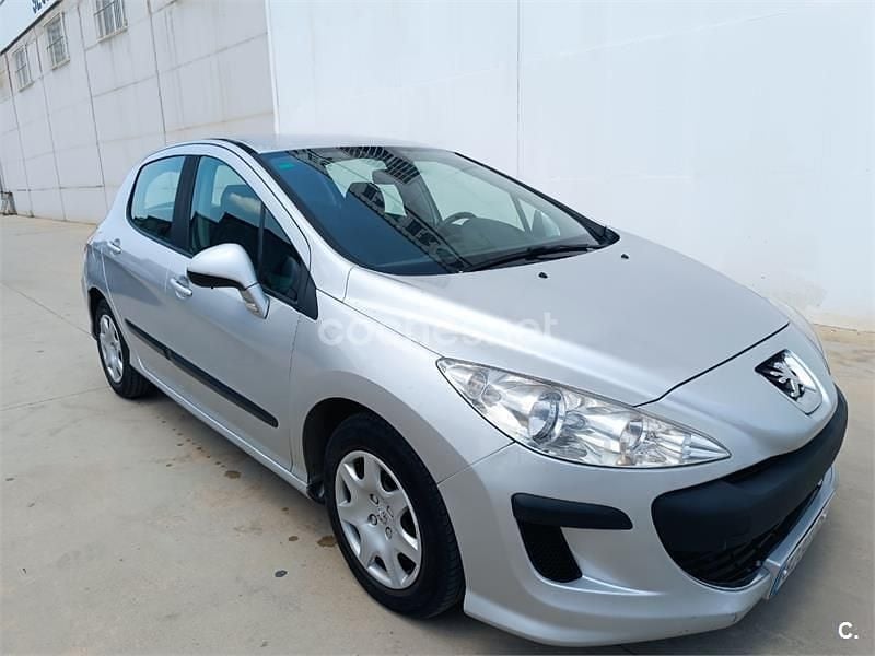 Gris / plata Usado 2010 Peugeot 308 Envy Familiar | 4600 € (Precio justo) - Imagen 1/4