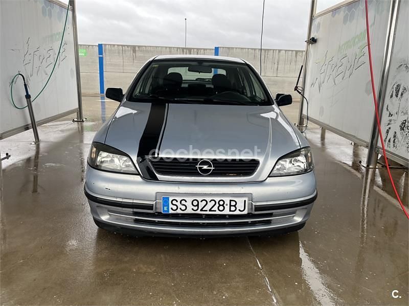 Gris / plata Usado 2000 Opel Astra Comfort Berlina | 1599 € (Precio justo) - Imagen 1/4