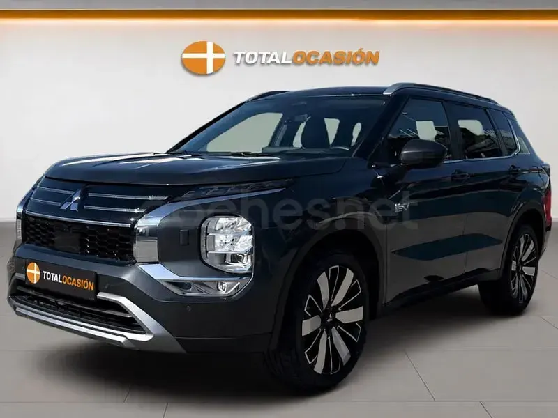 Nuevo Mitsubishi Outlander P-HEV 306 CV (225 kW) 2026 Gris / plata SUV