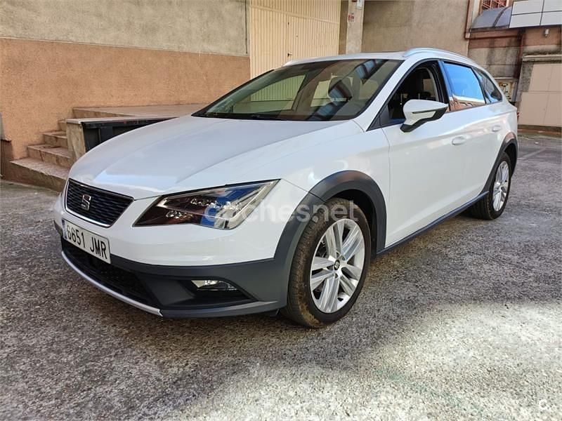 Usado Seat Leon 180 CV (132 kW) 2016 Blanco Familiar