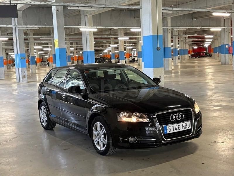 Usado Audi A3 Ambition 105 CV (77 kW) 2011 Negro Utilitario