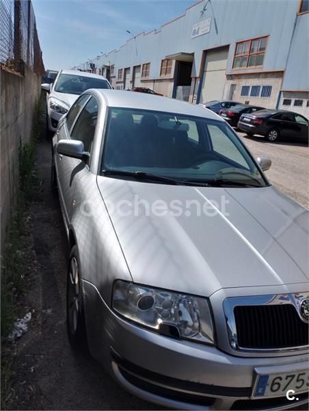 Gris / plata Usado 2006 Skoda Superb Classic Berlina | 2400 € - Imagen 1/4