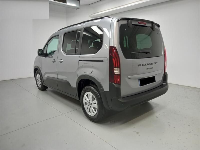 Usado Peugeot Rifter Allure 101 CV (74 kW) 2024 Gris artense Monovolumen