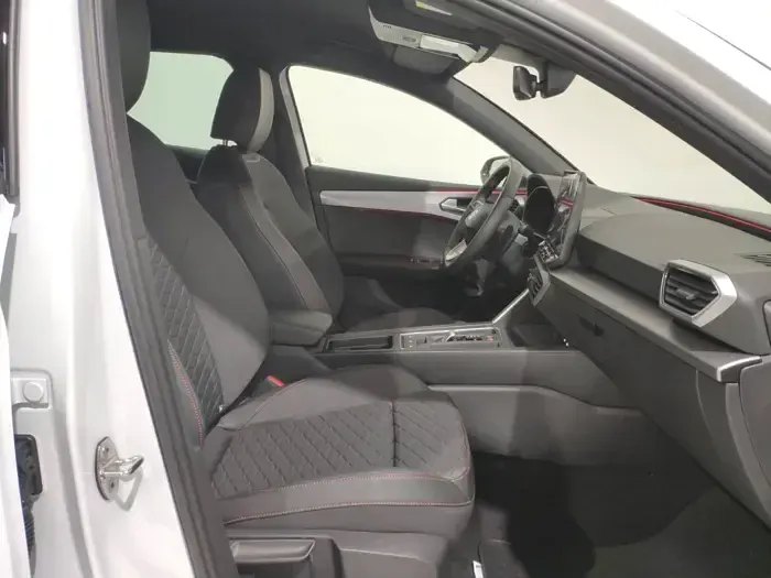 Usado Seat Leon FR 150 CV (110 kW) 2024 Blanco Berlina