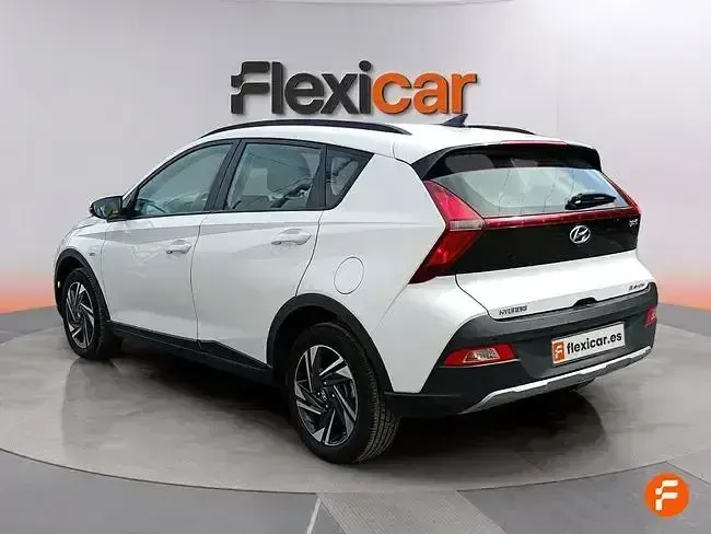 Usado Hyundai Bayon 100 CV (73 kW) 2023 Blanco SUV