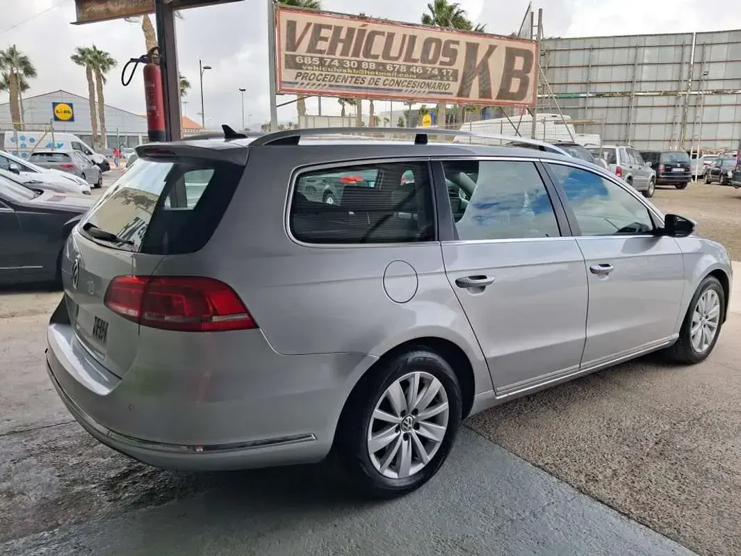 Usado VW Passat Advance 140 CV (102 kW) 2015 Gris Berlina