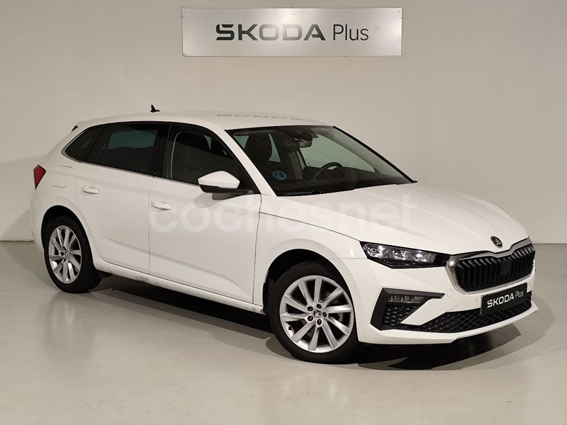 Blanco Usado 2024 Skoda Scala Selection Utilitario | 21.500 € (Un poco caro) - Imagen 1/4