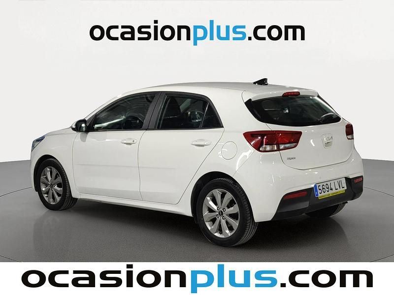 Usado Kia Rio 84 CV (61 kW) 2021 Blanco