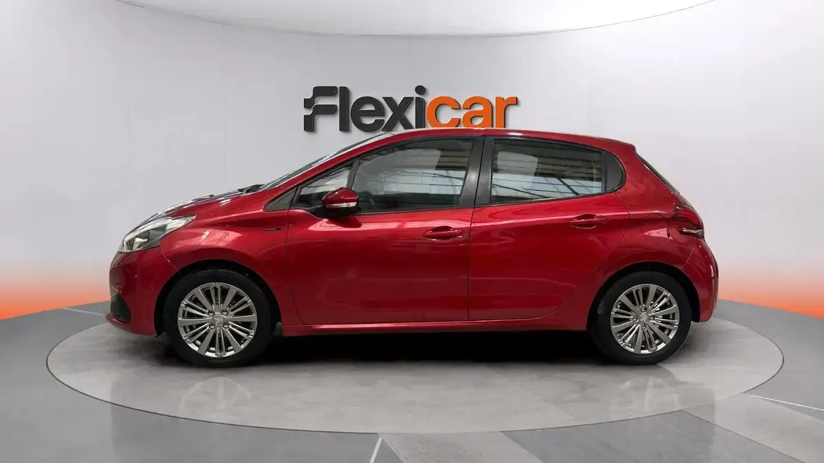 Usado Peugeot 208 Active 82 CV (60 kW) 2019 Granate Utilitario