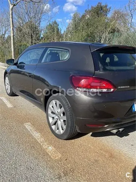 Usado VW Scirocco 140 CV (102 kW) 2011 Marrón Coupe