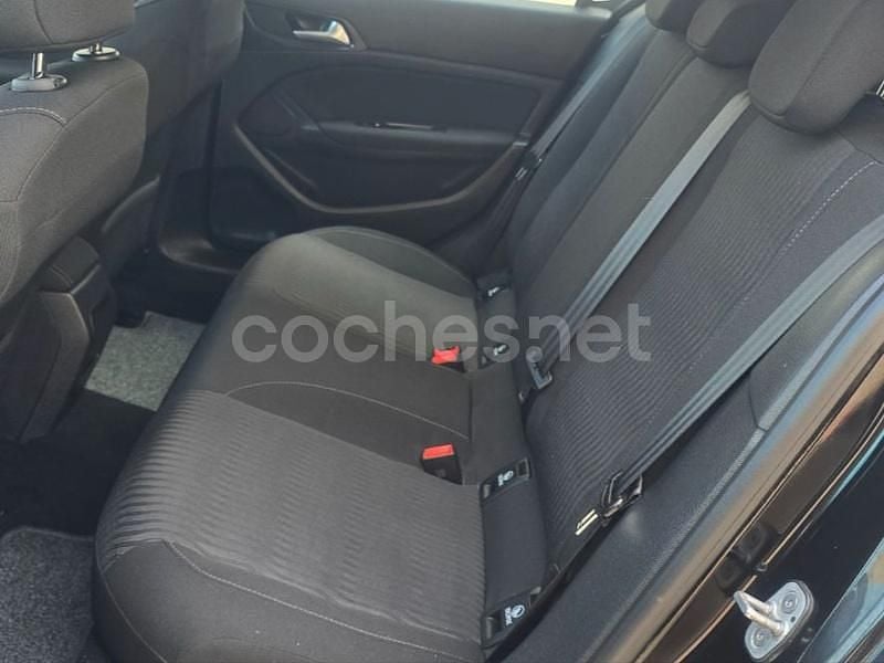Usado Peugeot 308 Allure 120 CV (88 kW) 2015 Negro Berlina