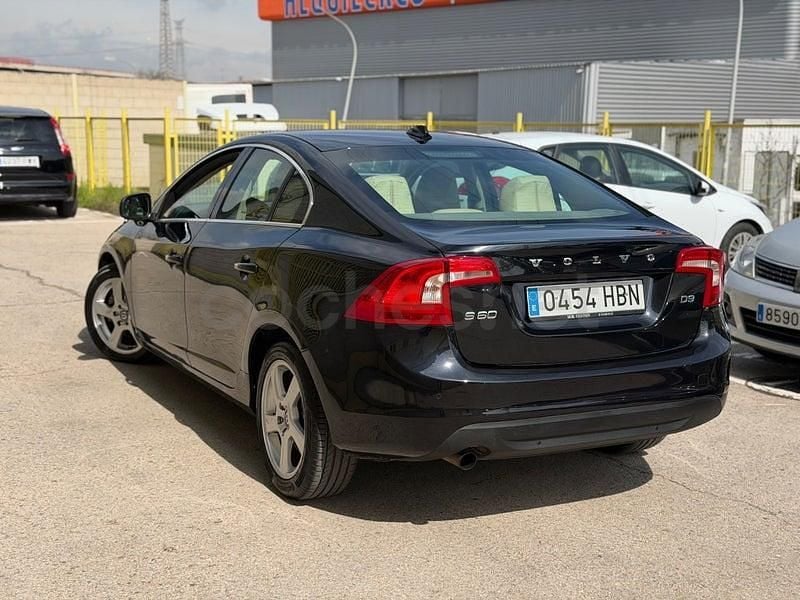 Usado Volvo S60 Summum 163 CV (119 kW) 2011 Negro Berlina