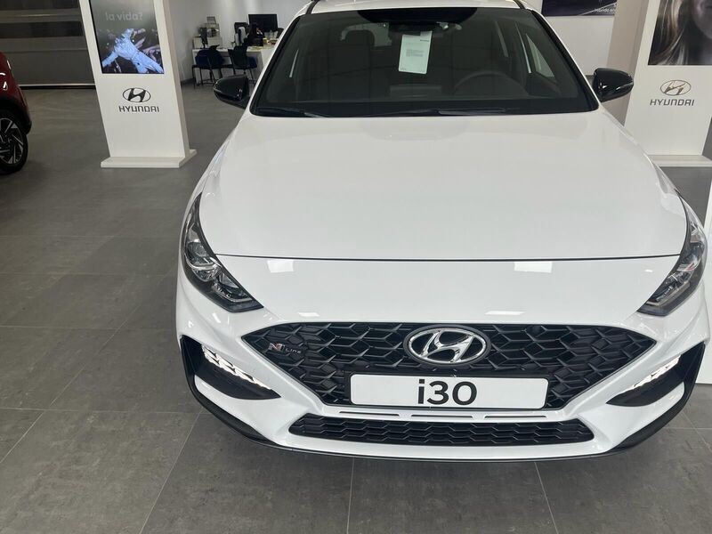 Usado Hyundai i30 N Line 120 CV (88 kW) 2024 Blanco